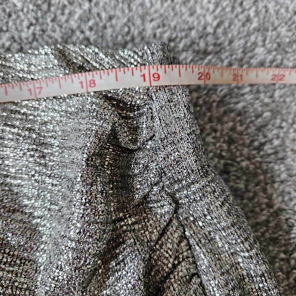 Torrid plus foil knit tulip hem mini skirt, 2XL, silver - Picture 9 of 12